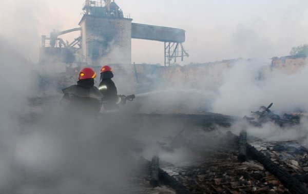 В Хмельницкой области сгорели два зерносклада - (видео)