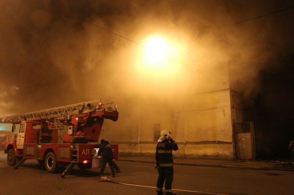 В Кольцово рано утром вспыхнул пожар в магазине «Монетка»