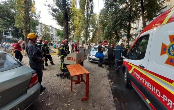 В многоэтажке Киева произошел пожар: есть жертва