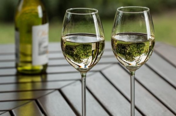 В Роскачестве дали рекомендации по выбору белого вина | Рынок | Деньги - «Происшествия»