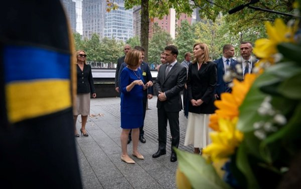 Зеленский в Нью-Йорке почтил память жертв террористических атак