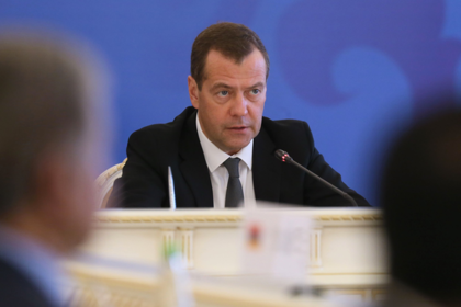Медведев призвал привлекать пенсионеров к работе - «Общество»