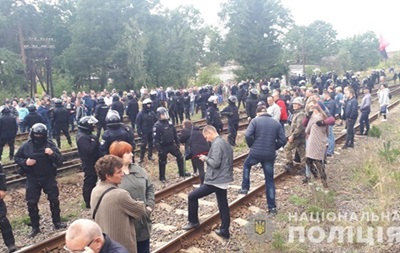На Львовщине снова заблокировали железную дорогу - (видео)