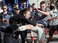 ТСН: в Харькове националисты избили участников прайд-парада - «Новости Дня»