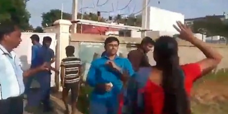 В Индии две жены избили мужа за желание обзавестись третьей (видео) - «Мир»