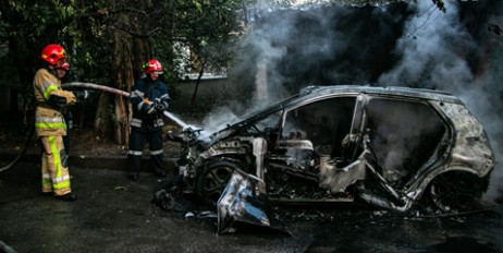 В Киеве электромобиль вспыхнул и сгорел дотла - «Общество»
