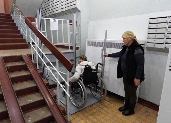 Депутаты Нижневартовска помогли решить проблему инвалида-колясочника - «Спорт»
