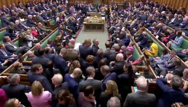 Депутаты британского парламента проголосовали за отсрочку выхода из ЕС - «Новости Дня»