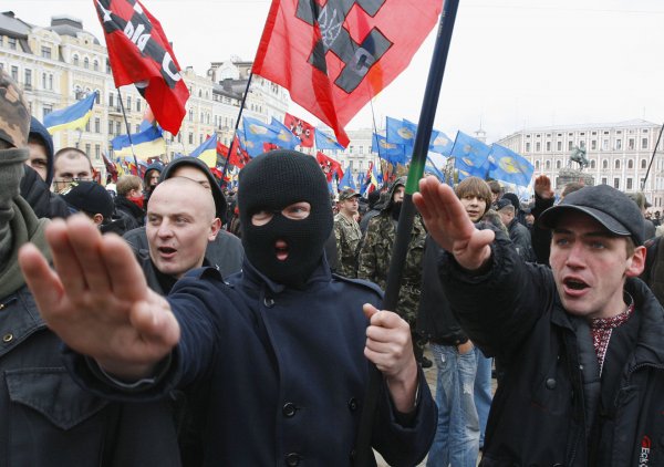 Киев под давлением националистов продолжает агрессивную риторику в отношении Донбасса – депутат