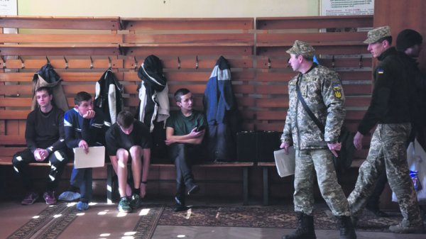 Призыв в украинскую армию – военкомы устраивают облавы в клубах и ЖЭКах - «Спорт»