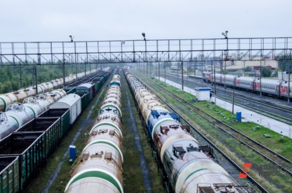 В Екатеринбурге грузовой поезд насмерть сбил женщину