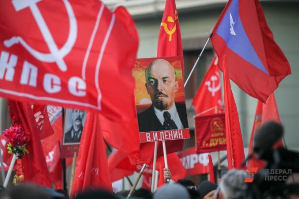 В Екатеринбурге в 2020 году на свое место вернется Краснознаменная группа