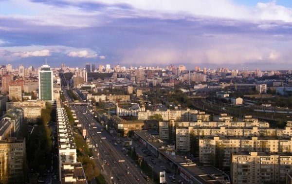В Киеве временно закрывают движение по проспекту Победы