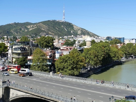 Таксист избил украинскую туристку в Тбилиси