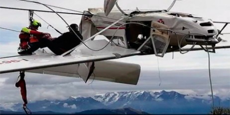 В Альпах самолет запутался в тросах горнолыжного подъемника - «Мир»