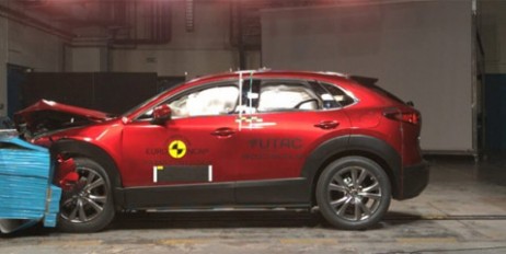 Mazda CX-30 признали самым безопасным в мире кроссовером (видео) - «Экономика»