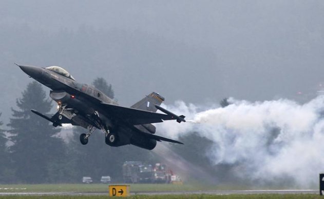 США празднуют победу над Россией: Индонезия вместо Су-35 покупает F-16 - «Новости дня»