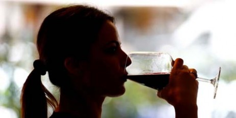 Названа безопасная доза алкоголя для мужчин и женщин - «Экономика»