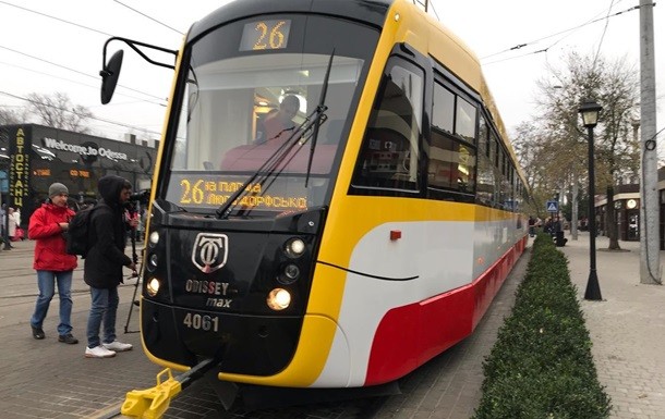В Одессе вывели на маршрут самый длинный трамвай в Украине