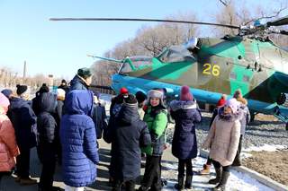 Мальчишки и девчонки из с. Красный Яр посетили Уссурийское суворовское военное училище - «Новости Уссурийска»