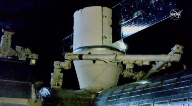 «Грузовик» SpaceX Dragon доставил на МКС оборудование и материалы для экспериментов - «Авто новости»