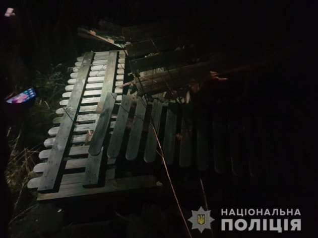 «Земля важнее». В Киевской области «герой АТО» демонтировал и выбросил памятник «героям АТО» - «Военное обозрение»