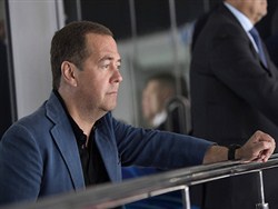 Медведев пообещал помочь бедным - «Новости дня»