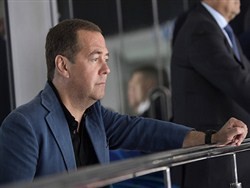 Медведев пообещал помочь бедным - «Общество»