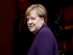 Меркель объяснила высылку российских дипломатов - «Новости дня»