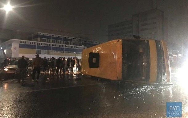 На Волыни перевернулась маршрутка с пассажирами