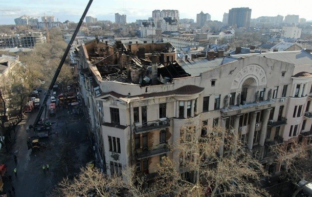 Опознано тело третьей погибшей на одесском пожаре