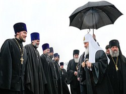 Патриарх Кирилл нанизал патриотизм на стержень веры - «Новости дня»