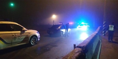 Под Киевом женщина ударила полицейского ногой по голове: у него сотрясение - «Политика»