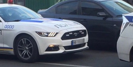 В Киеве задержали Mustang в полицейской раскраске (видео) - «Общество»
