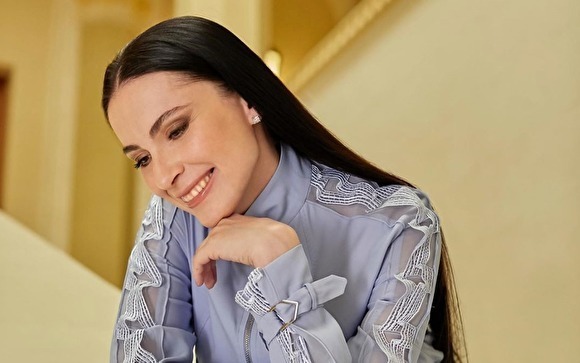В Нью-Йорке пропала табличка с признанием в любви главе ВТБ Андрею Костину от Наили - «Новости дня»