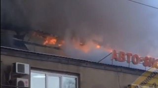 В Уссурийске рядом с АЗС вспыхнул сильный пожар - «Новости Уссурийска»