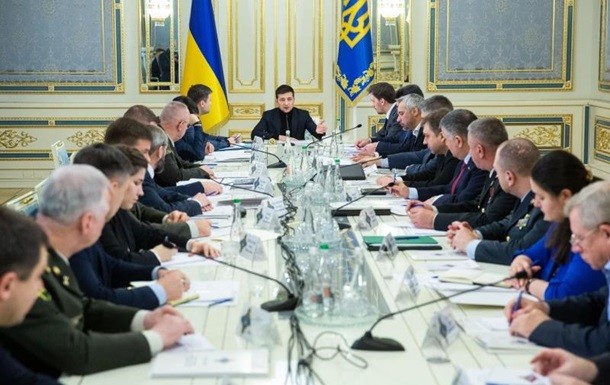 Зеленский проводит заседание СНБО перед Парижем