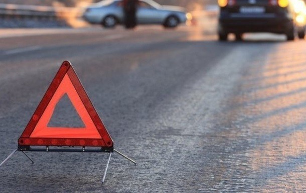 В Киеве девушка на Porsche протаранила ряд машин