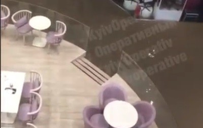 В Киеве затопило крупнейший ТРЦ