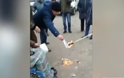 Жители Житомирщины сожгли платежки за доставку газа