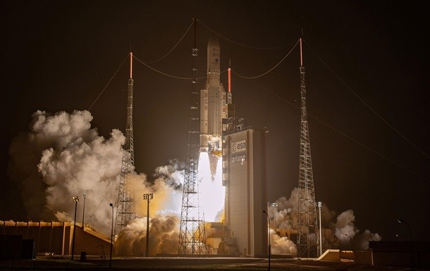Ракета Ariane-5 вывела на орбиту два спутника