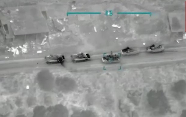 Дрон снял авиаудар по колонне войск Асада