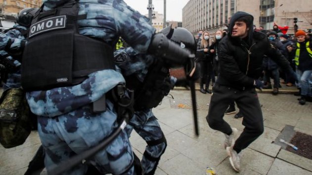 Появились подробности задержания подравшегося ОМОН на незаконной акции в Москве чеченца - «Технологии»