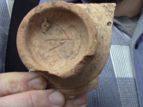 Археологи из Азова рассказали об уникальной чаше 14 века