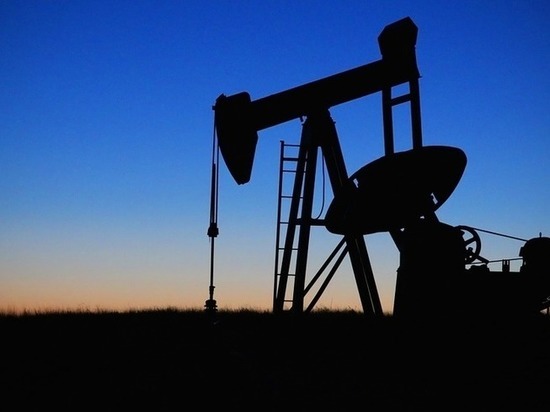 Нефть Brent торгуется выше 114 долларов за баррель