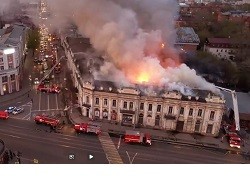 В центре Иркутска загорелось несколько исторических зданий - «Новости дня»
