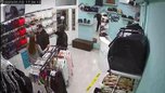 Двое мужчин зашли в магазин нижнего белья в Приморье и начали приставать к продавщице - «Новости Уссурийска»