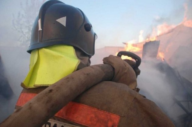 Кровля загоревшегося здания обрушилась в Рыбинске - «Общество»