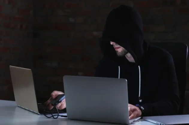 МВД: аферисты распространяют вредоносное программы под видом антирадаров - «Общество»