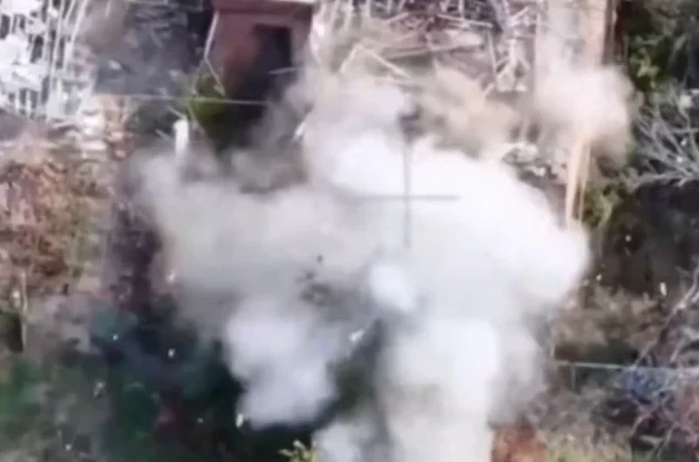 Горят вместе с техникой. Удар ВСУ по Купянску обернулся «дорогой смерти» - «Спецоперация»